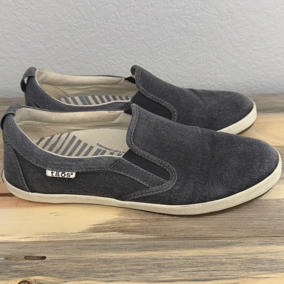Taos Dandy Gray Canvas Slip On Sneakers Size 8.5 - Picture 3 of 15